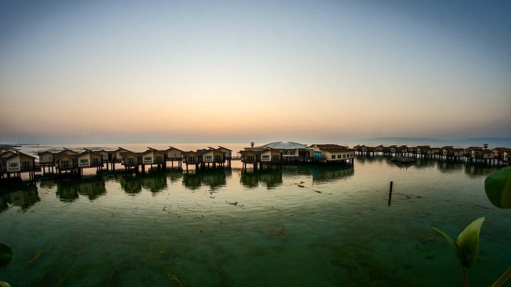 نمایی از هتل دریایی ترنج